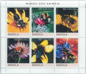 M2317 - 2000 ANGOLA, MINIATURE SHEET: Bees, Flowers, Insects, Honey