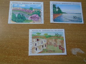 Madagascar  #  653-55  MNH   Flowers