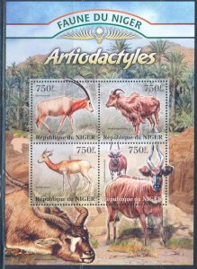 NIGER 2013 FAUNA OF AFRICA   HORNED ANIMALS  SHEET MINT NH