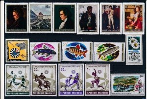 D390486 Rwanda Nice selection of MNH stamps