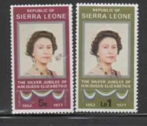 SIERRA LEONE #440-441 1977 REIGN OF QEII 25TH ANNIV. MINT VF NH O.G