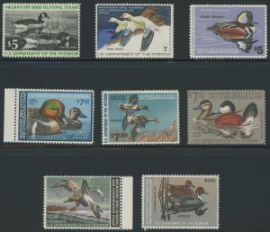 USA RW43/RW50 - 8 different mint never hinged Federal Ducks - Cat $100.00