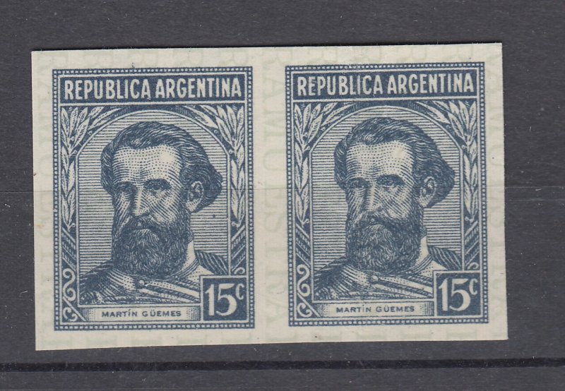 J28561 1935-51 argentina pair proofs mnh #436 vertical crease 1 stamp. 2 scans