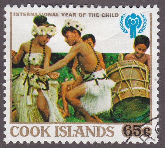Cook Islands 531 UN ICY Emblem 1979