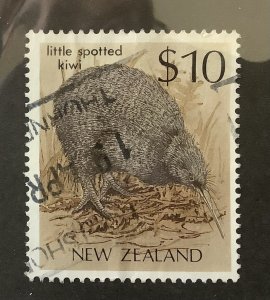 New Zealand  1989  Scott 930  used - $10,   native birds, little spotted kiwi