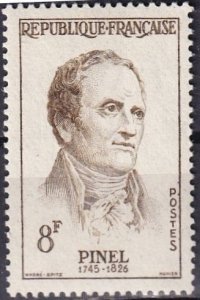 France 865 (mnh) 8fr Dr. Philippe Pinel, brn ol (1958)