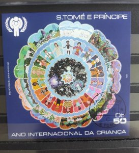 1979  Sao Tome and Principe   International Year of the Child ,Block