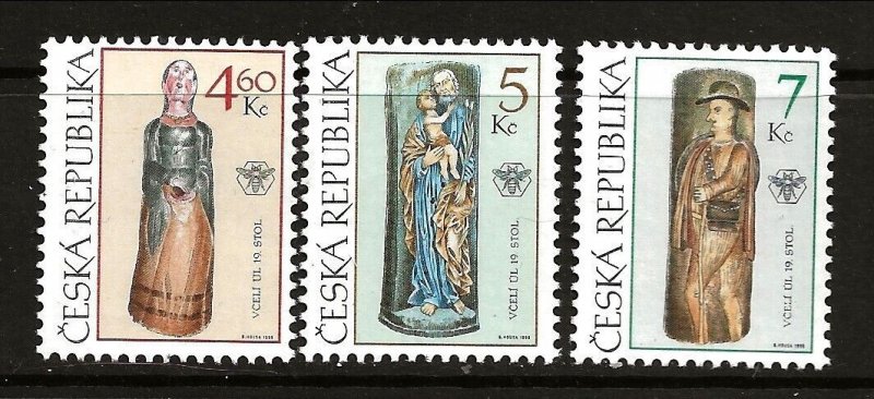 Czech Republic Sc 3098-3100 NH SET of 1999 - Art - Carved Beehives 