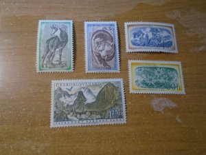 Czechoslovakia  #  818-22      MNH