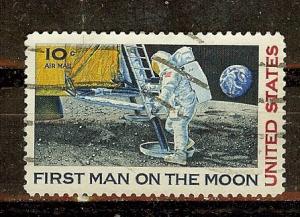 US FIRST MAN ON THE MOON