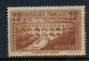France 1931 Pont du Gard Nimes 20f Perf 13 Die III (suntanned gum) MLH