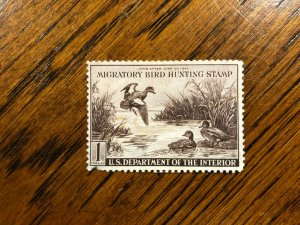 RW 9 1942 $1.00 Bald Pates Duck Stamp - Unused Light Hinged