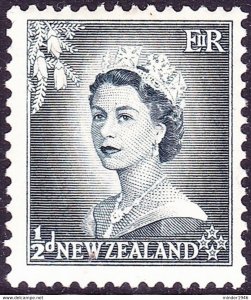 NEW ZEALAND 1954 QEII 1½d Slate-Grey SG723 MH