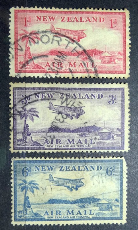 NEW ZEALAND 1935 SC# 570-572 Set x 3 Bell Block Aerodrome USED HINGED