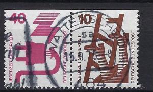 Germany Bund Scott # 1079 + 1075, used, variation se-tenant + SE top, W47
