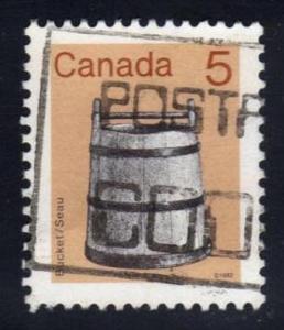 Canada #920 Bucket; used (0.25)