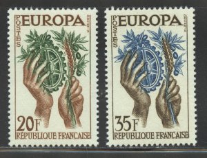 France Scott 929-30 MNHOG - 1957 United Europe Issue - SCV $1.30