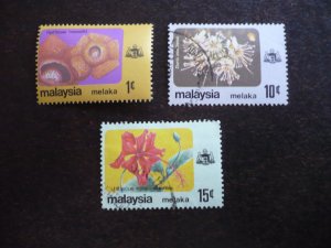 Stamps - Malaya Malacca - Scott# 81,84-85 - MH & Used Part Set of 3 Stamps