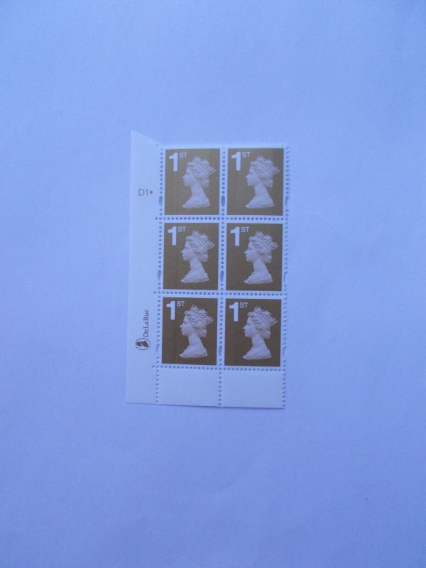 De La Rue 1st Class PiP Gold Machin in Cylinder Block of 6 Cyl D1 dot Superb U/M