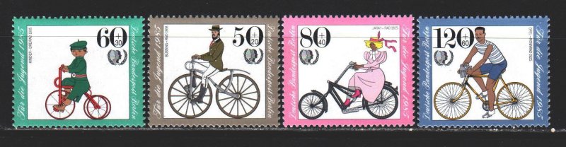 West Berlin. 1985. 735-38. Vintage bicycles. MNH.