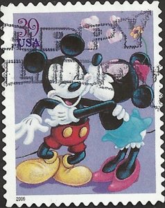 # 4025 USED MICKEY AND MINNIE MOUSE