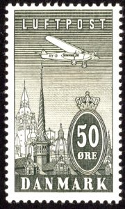 Denmark Scott C9 Unused hinged.