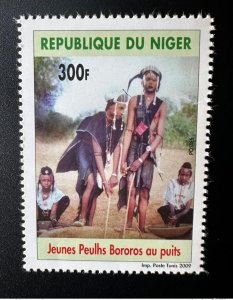 Niger 2009 Mid. 2010 Young Bororos Fulani at the MNH well ** 1 val.