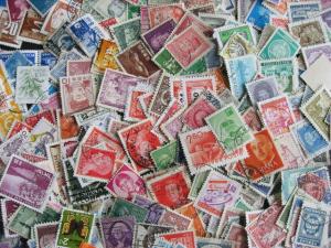 Worldwide packet 2000 different stamps, worth checking this group out!