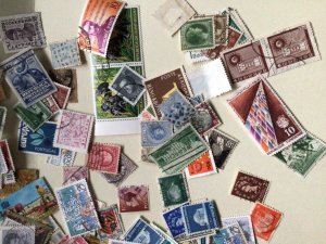 Worldwide stamps mixed used off paper loose stamps approx 250+ stamps A9788