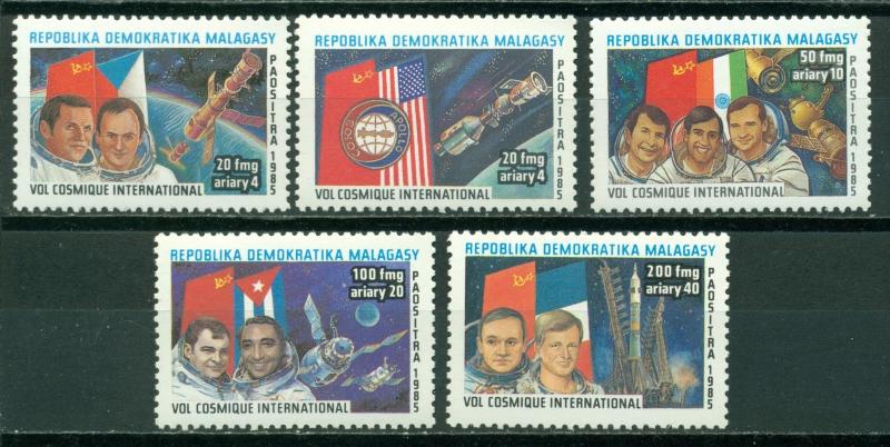 Malagasy Republic Scott #741-745 MNH INTERCOSMOS Space flags CV$3+