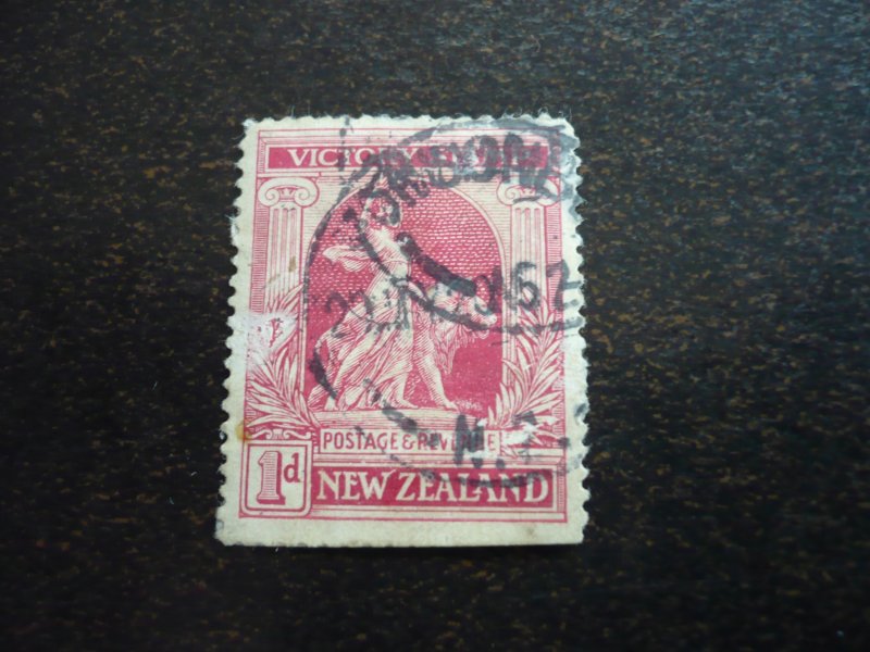 Stamps - New Zealand - Scott# 166 - Used Part Set of 1 Stamp