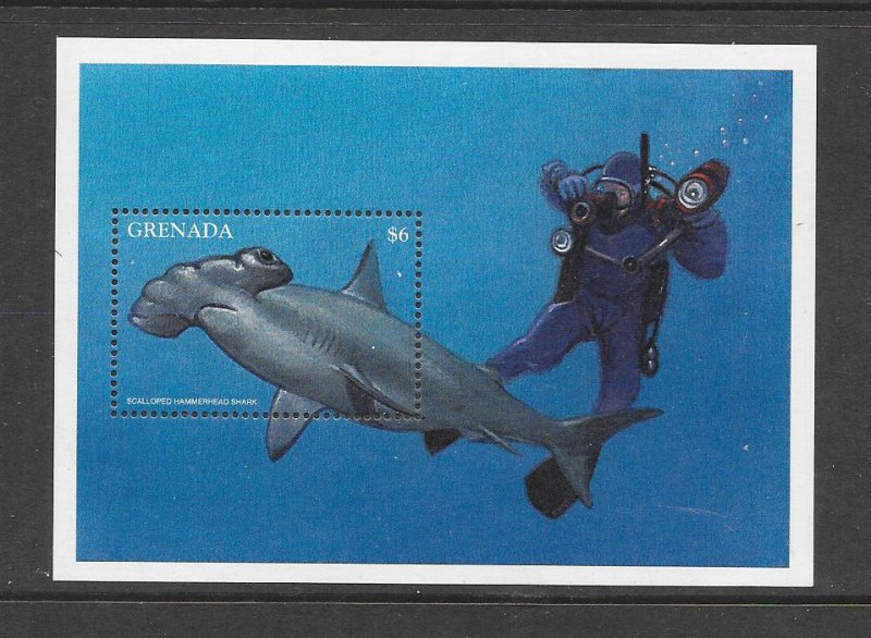 FISH - GRENADA #2650  HAMMERHEAD SHARK  MNH