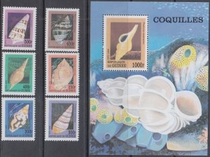 GUINEA # GUI033 CPL MNH SET of 6 STAMPS PLUS S/S - SEA SHELLS