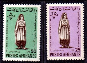 AFGANISTAN 578-9 MNH BIN $.50 COSTUMES