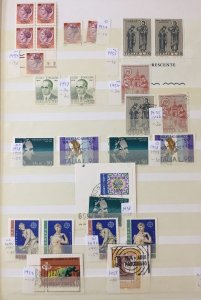 Italy 1972/77 MNH Used Mixture (Apx 400 Stamps) AB3246