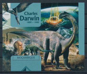 [106386] Mozambique 2012 Prehistoric animals dinosaurs Darwin Sheet MNH