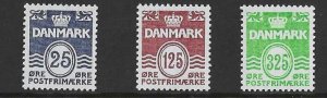 Denmark #883-85 MNH 1990 issues, wavey lines & numeral of value, issued 1990