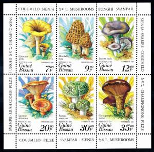 [65796] Guinea Bissau 1985 Mushrooms Pilze Champignons Sheet MNH