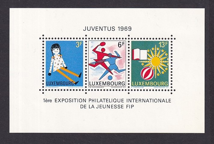 Luxembourg  #474  MNH  1969   Juventus 1969 sheet  youth and leisure