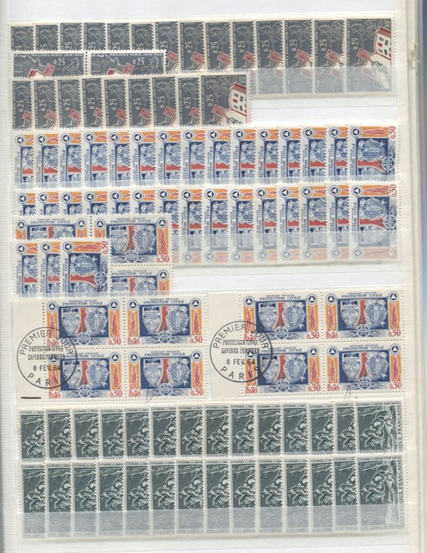 France Accumulation MNH CV$18400.00 1960-1999 Wholesale In 4 Albums