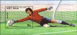 N.Vietnam MNH Sc 1613 S/S Mi Bk 44 Value US $ 4.50 Soccer