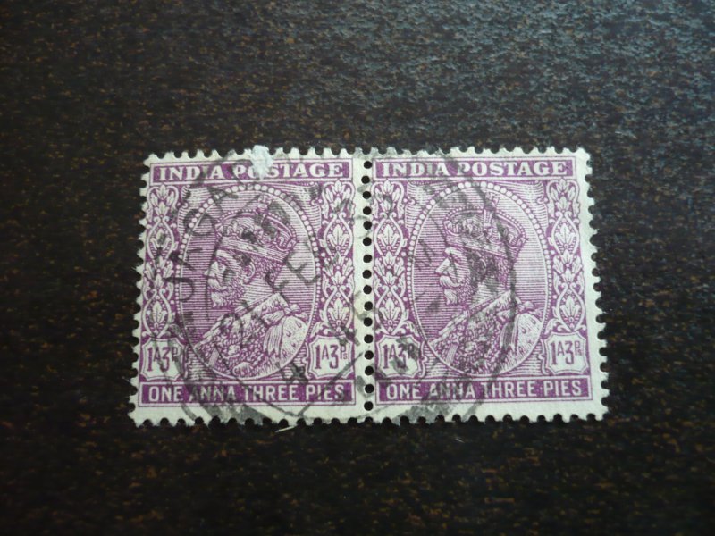 Stamps - India - Scott# 136 - Used Pair of Stamps