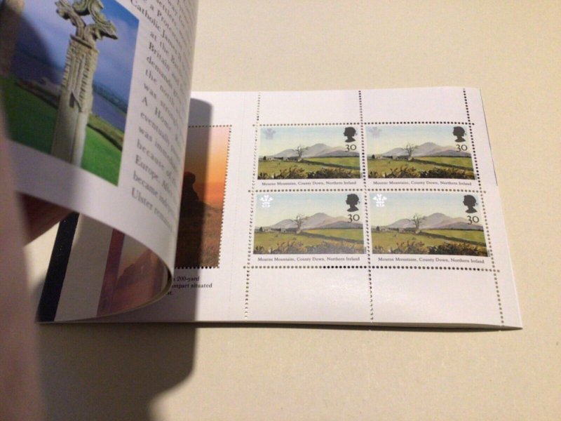 Northern Ireland  mint never hinged stamp booklet A9607