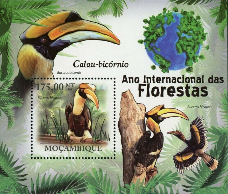 Great Hornbill Stamp Bird Buceros Bicornis Souvenir Sheet MNH #4382 / Bl.418