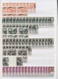 France Accumulation MNH CV$18400.00 1960-1999 Wholesale In 4 Albums