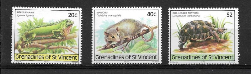 1979 St Vincent Grenadines Sc170-2 MNH C/S of 3