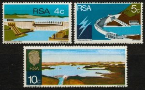 1972 South Africa (RSA) 409-411 Landscape - Dam Orange river 3,00 €