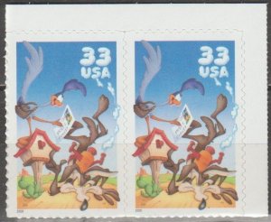 3392a, Pair(UR)Wave Die Cut on Back. Wile E. Coyote & Road Runner MNH, .33cent