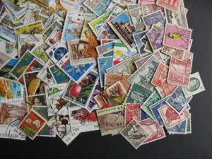 Australia collectors duplicates, 300 different, worth checking out!