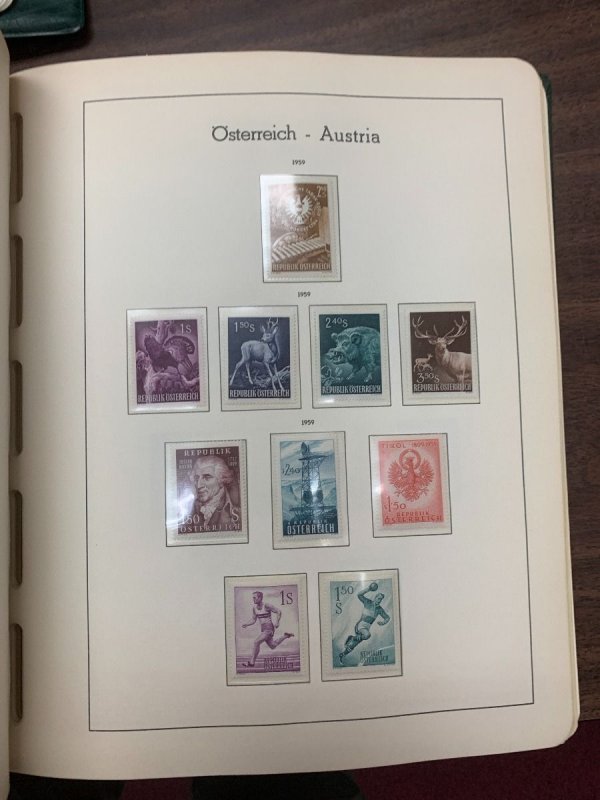 AUSTRIA – MODERN MINT COLLECTION 1945-1990S IN THREE VOLUMES – 423843